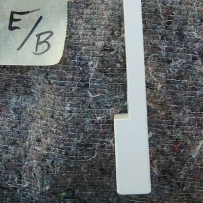 B / E Key YAMAHA GENOS MONTAGE Série MOTIF Série TYROS 2 / 3 / 4 TYROS 5 VG+