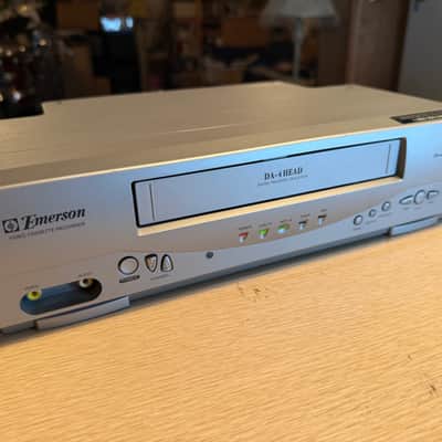 Emerson EWV404 VHS VCR 4 Head Player Recorder Tested And Working No Remote image 2