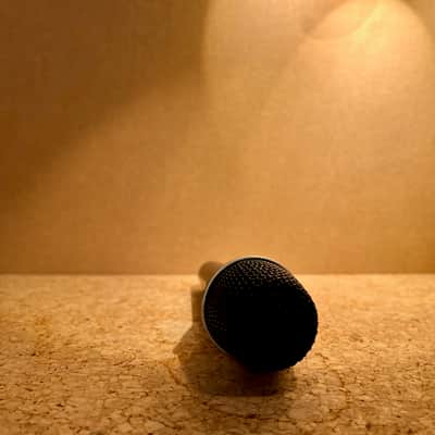 AKG D5 Standard Dynamic Vocal Microphone • Warranty image 3