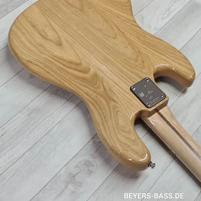 Fender American Vintage '74 Jazz Bass with Maple Fretboard 2013 - 2014 Natural image 23