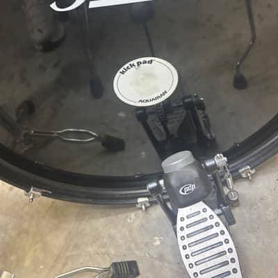 Pearl Forum Series 5-Piece Drum Kit with Hardware, Zildjian ZBT Cymbal, PDP Pedal & Throne image 14