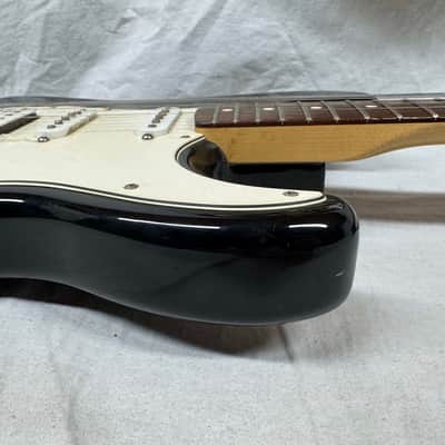 Fender Standard Stratocaster HSS Guitar - MIM Mexico 2007 - Black / Rosewood fingerboard image 15