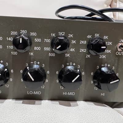 Immagine Upgraded Arsenal Audio R24 Dual-Channel 4-Band Equalizer 2000s - Green - 3