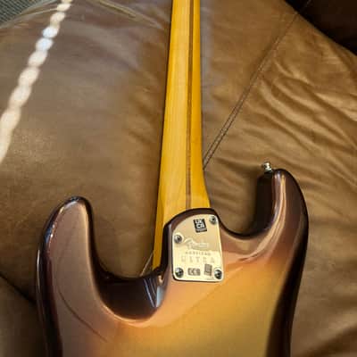 Fender AMERICAN ULTRA STRATOCASTER® 2022 - Mocha Burst image 12