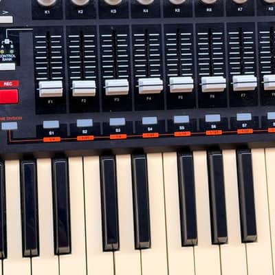 Akai MPK 49 usb/MiDi Performance Keyboard image 7