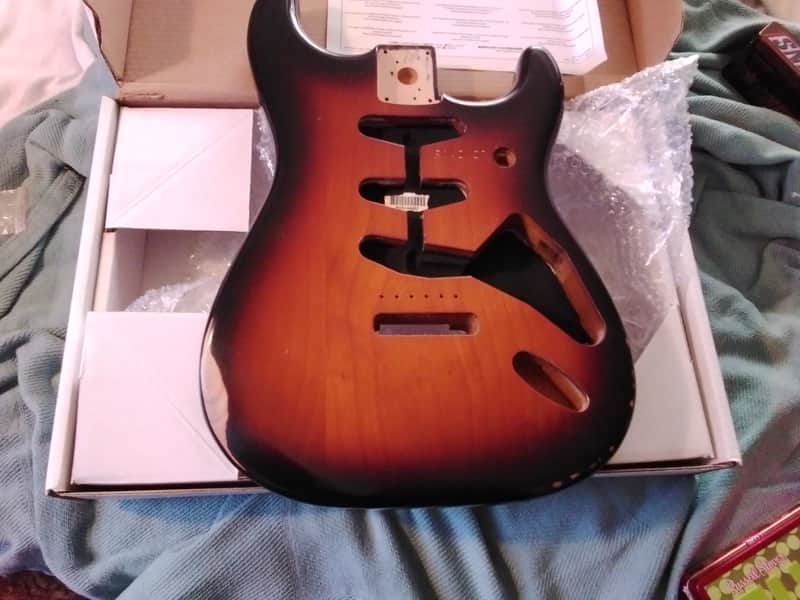 Fender stratocaster vintage Road Worn NEW Stratocaster roadworn lacquer finish body - Lacquer image 1