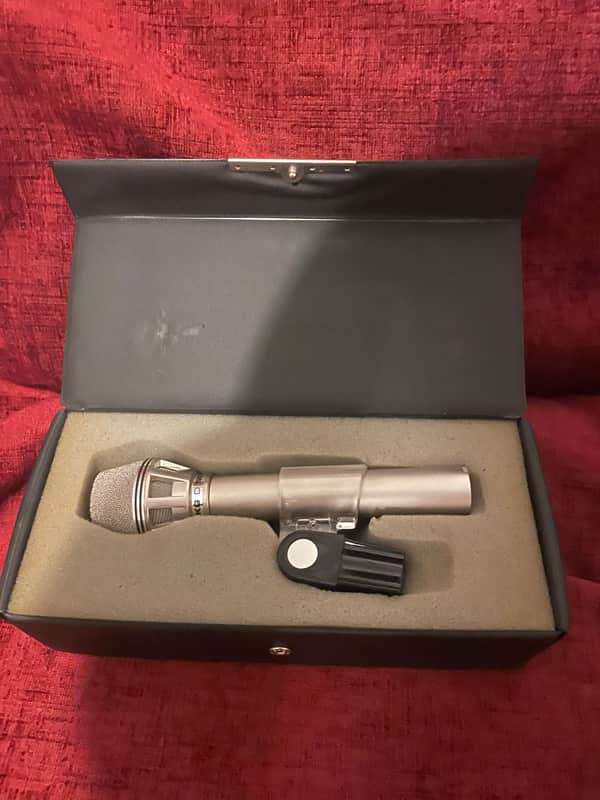 Vintage AKG D190E Cardioid Dynamic Microphone (In original Leather Case) image 1