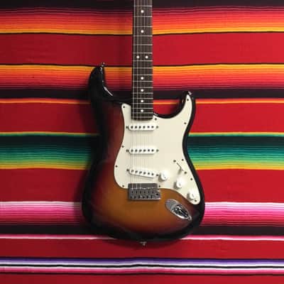 Fender American Standard Stratocaster Sunburst 2004 - Sunburst image 2