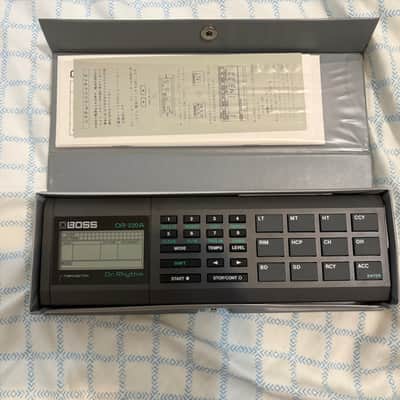Boss DR-220A