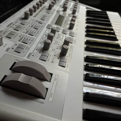 Access Virus TI2 Polar Synthesizer