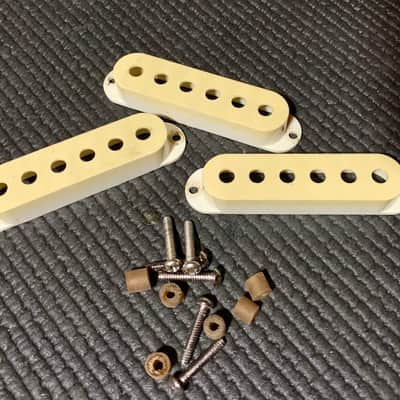 MIJ Fender Stratocaster 1970s 1980s - White PICKUP COVERS Japan image 1