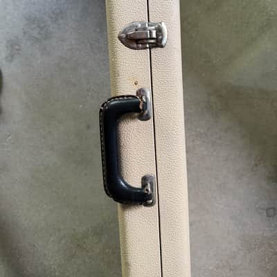ULTRA RARE 1963-1964 Fender Stratocaster Case and Full case Candy set - strap, polish cloth, hang tags. etc NEAR MINT White Cookies and Cream image 6