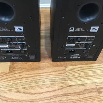 JBL LSR305 2-Way Active Studio Monitors (Pair) - Black image 3