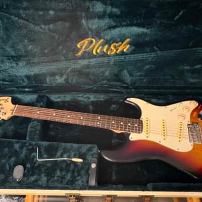 Fender Highway One Stratocaster with Rosewood Fretboard 2007 3-Color Sunburst image 4