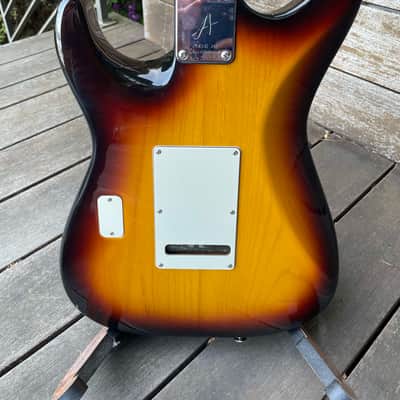 2005 Tom Anderson Classic - 3-Color Burst image 4