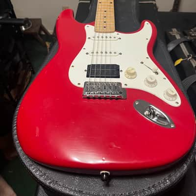 Fender Squire Stratocaster 1993-1994 - Red image 1