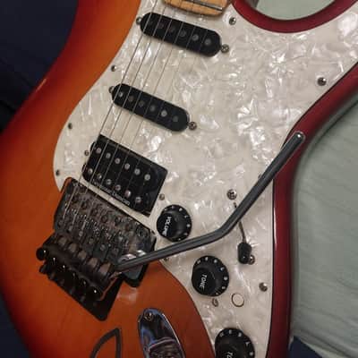 Fender Richie Sambora Signature Stratocaster 1993 - Cherry Sunburst image 3
