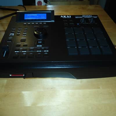 Akai MPC 2000XL Custom Black w/Blue LEDs & Black PADs 1GB CF Drive 32MB RAM imagen 9