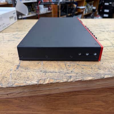 Focusrite Scarlett 18i20 3rd Gen USB Audio Interface with Original Box and Rack Ears image 9