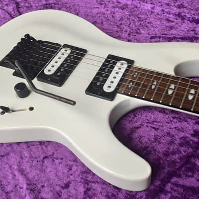 REDUCED Dean Vendetta 4.0*rare & fine neck-thru model made in Korea 2008*top rock guitar that sounds/plays/looks really great*floyd rose! image 3