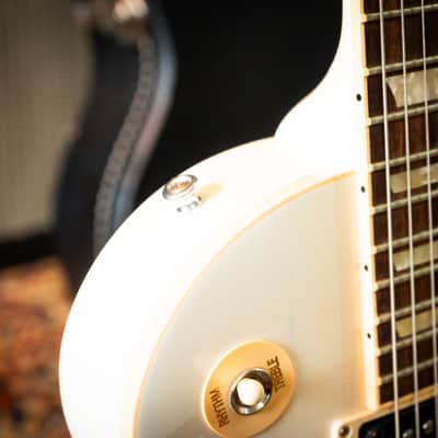 Gibson Les Paul Signature T with Min-ETune Robot Tuners 2013 - Alpine White Burst image 6