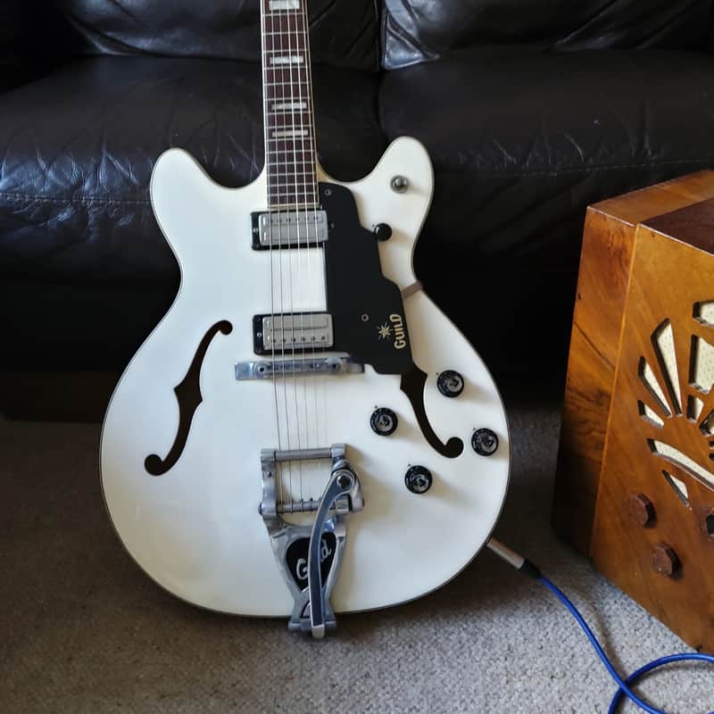 1967 Guild Starfire V White White