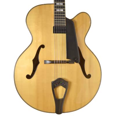 Hancock Custom Adelaide Cloud Nine Custom Owned by Kevin Neill from The Bachelors Bild 1