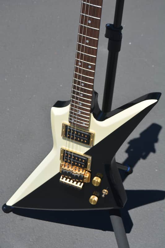 Aria Pro II ZZ Custom 1984 Black/White | Reverb