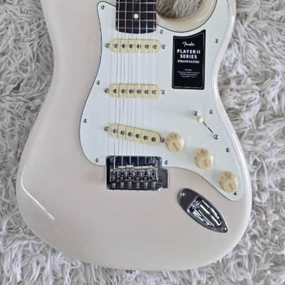 Fender Player II Stratocaster, Rosewood Fingerboard, White Blonde Finish - MIM image 1
