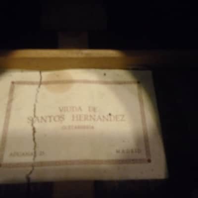 Viuda De Santos Hernandez Guitarrería labeled guitar image 3