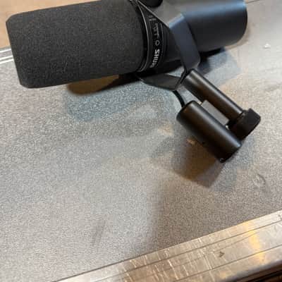 Shure SM7B Cardioid Dynamic Microphone 2001 - Present - Black