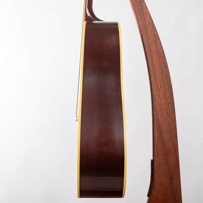 Gibson Custom Acoustic 1942 Banner J-45, Vintage Sunburst | Demo image 5
