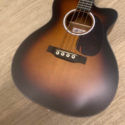 Martin 000C JR-10E Bass - Sunburst image 3