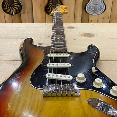 Fender Stratocaster 3-Color Sunburst 1975 Ex Demo image 5