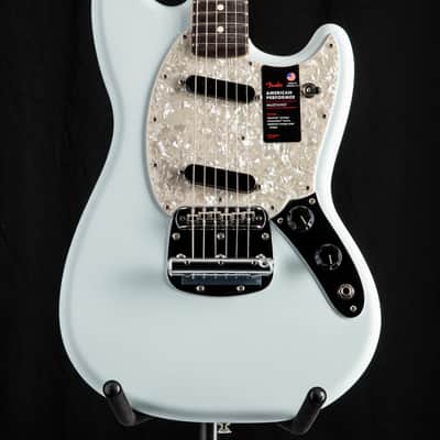 Fender American Performer Mustang Sonic Blue image 2