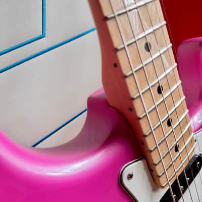 Fender USA MOD SHOP Custom Stratocaster in Bubblegum Metallic w/ Orig Case! image 15