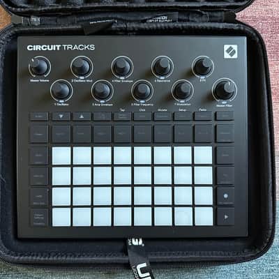 Novation Circuit Tracks Groovebox with Case image 5