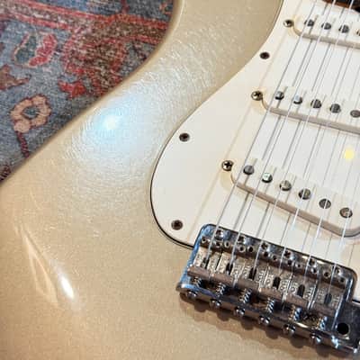 1997 Fender American Vintage '62 Stratocaster - Shoreline Gold image 7