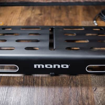 MONO Pedalboard Medium Black + Tour Accessory Case 2.0 Black image 3