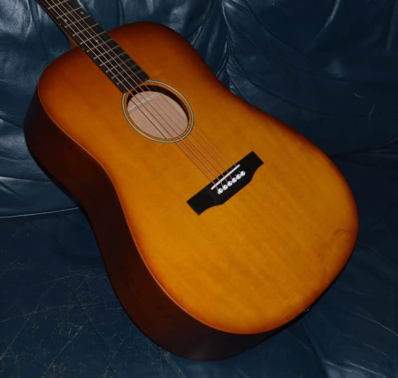 Larrivee Simple 6 Dreadnought Sunburst 2026 - Satin image 1