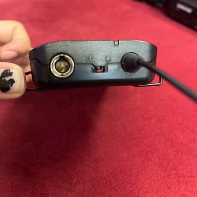 Shure BLX4 Transmitter and Receiver image 6