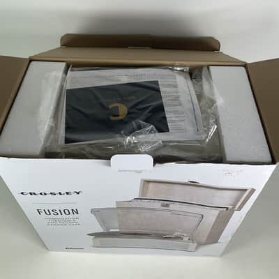 Crosley CR6041A-CR Fusion Bluetooth Turntable Cream With Carrying Case image 5
