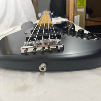 Fender Modern Player Jazz Bass V 5-String Electric Bass image 18