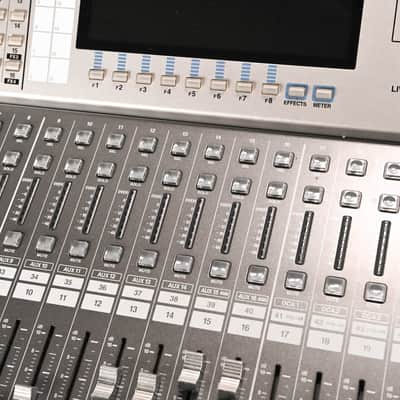 Roland M-400 48-Channel Live Digital Mixing Console CG01XHL image 8