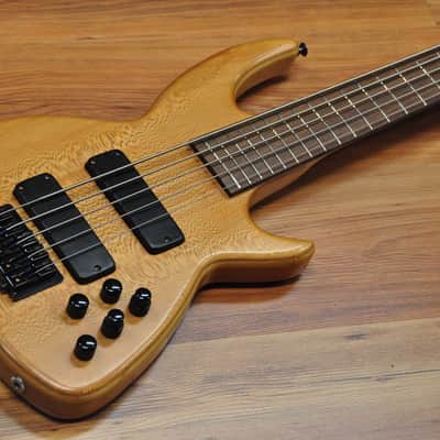 Chris Larkin 5- and 6-String Basses | Reverb