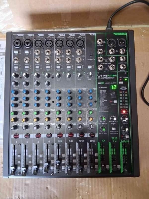 Mackie ProFX12v3 12-Channel Effects Mixer