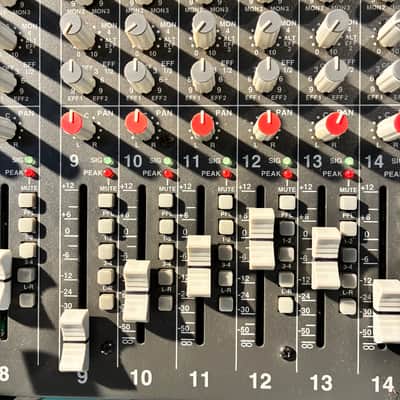 Carvin C1644 Concert Mixer 16 channel passive image 4