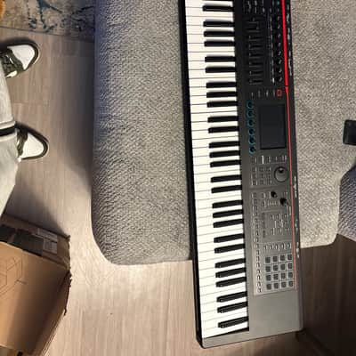 Roland FANTOM-07 76-Key Workstation Keyboard 2022 - Present - Black