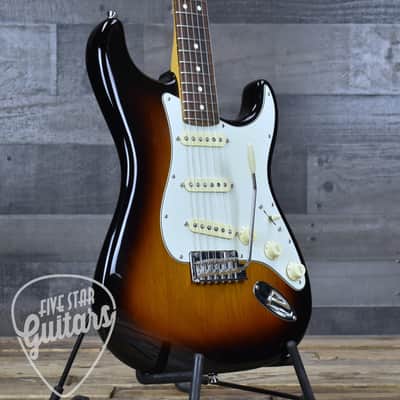 Pre-Owned Fender American Professional II Stratocaster - Two Tone Sunburst with Hard Shell Case image 10