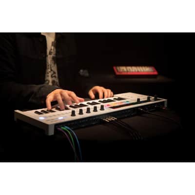 Arturia KEYSTEPPRO 32 Slimkey Controller, Arpeggiator Sequencer, Pro Version image 3